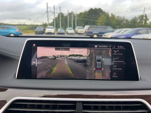 Used 2020 BMW 740i w/ Premium Package RWD image 26