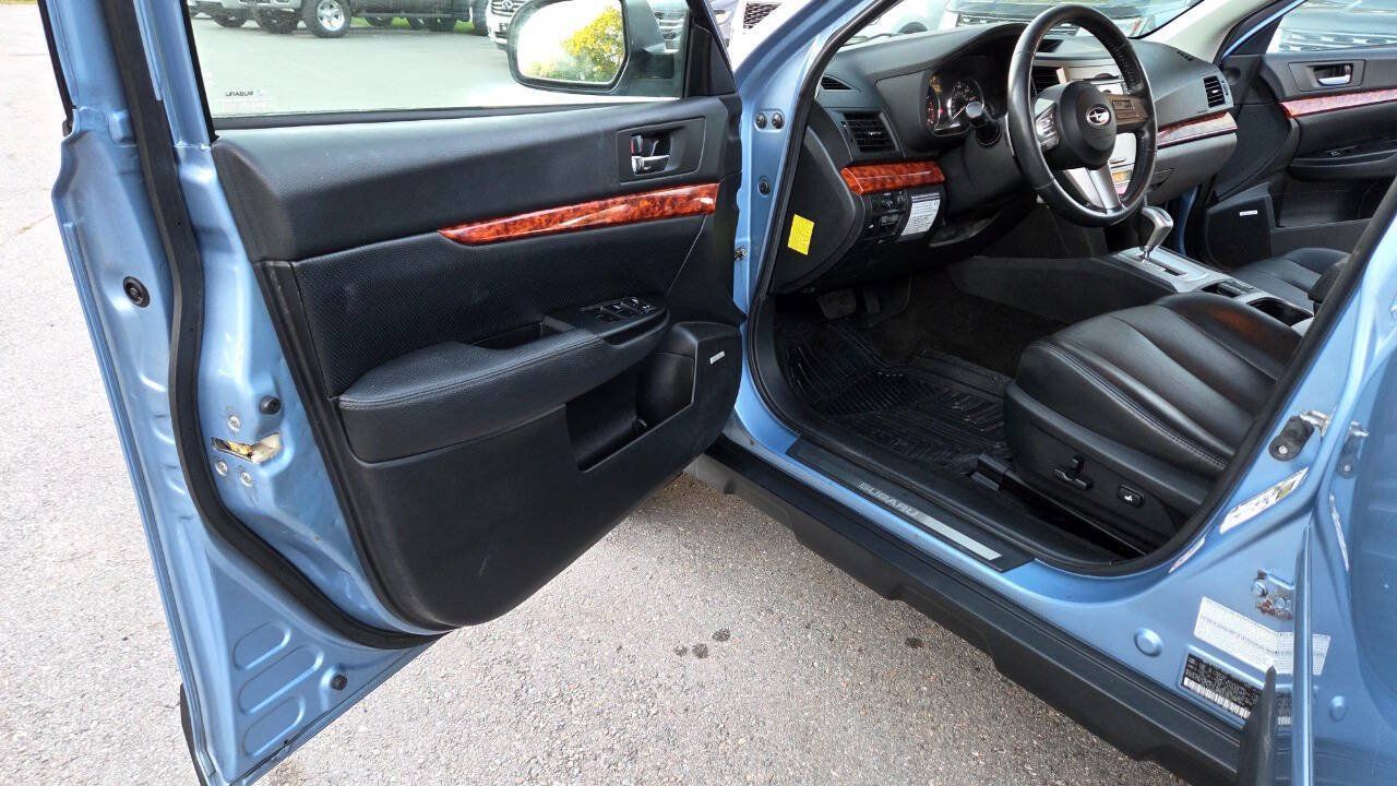 Used 2011 Subaru Outback 2.5i Limited AWD/4WD image 23