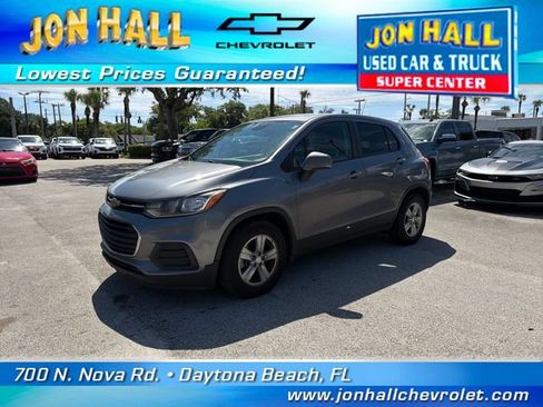 Used 2020 Chevrolet Trax LS w/ Tint and Cruise Package FWD image 2