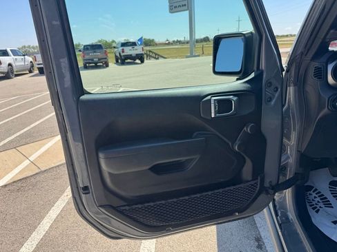Used 2022 Jeep Wrangler Sport AWD/4WD image 18
