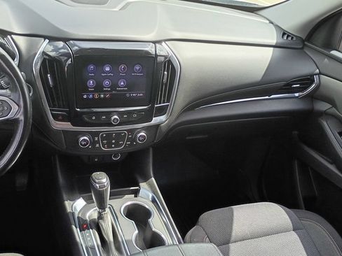 Used 2020 Chevrolet Traverse LT FWD image 32