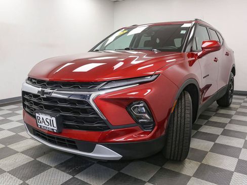 Used 2023 Chevrolet Blazer LT w/ Convenience Package AWD/4WD image 4