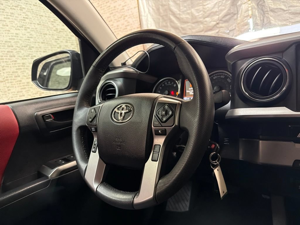 Used 2021 Toyota Tacoma SR5 w/ SR5 Appearance Package (SM) RWD image 17