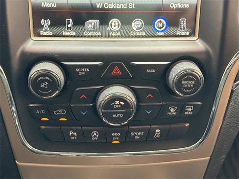 Used 2017 Jeep Grand Cherokee Overland image 25