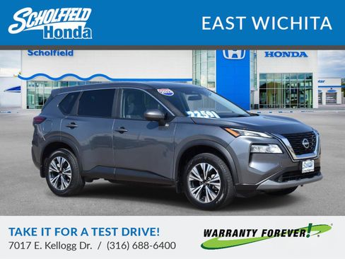 Used 2023 Nissan Rogue SV image 1