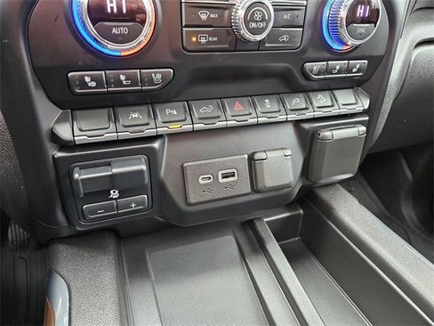 Used 2022 GMC Sierra 1500 SLT w/ SLT Premium Plus Package image 27