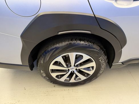 Certified 2025 Subaru Outback Premium w/ Popular Package #1A AWD/4WD image 8