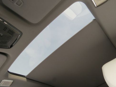 New 2026 Cadillac Optiq Luxury 2 image 23