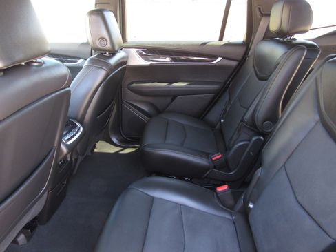 Used 2024 Cadillac XT6 Premium Luxury AWD/4WD image 15