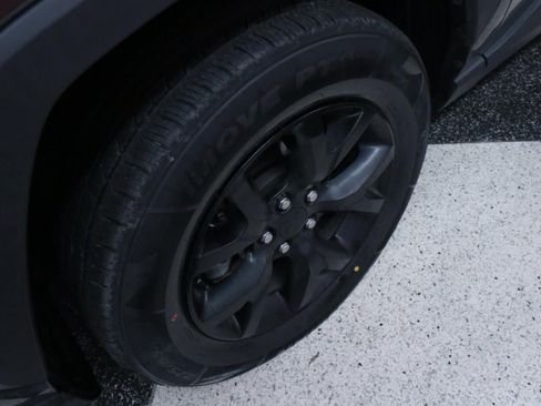 Used 2022 Toyota RAV4 LE image 31