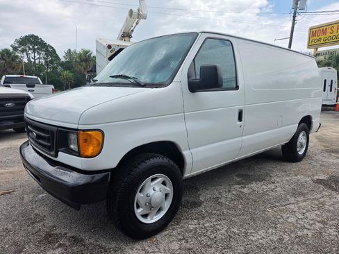 Used 2007 Ford E-150 and Econoline 150 RWD image 4