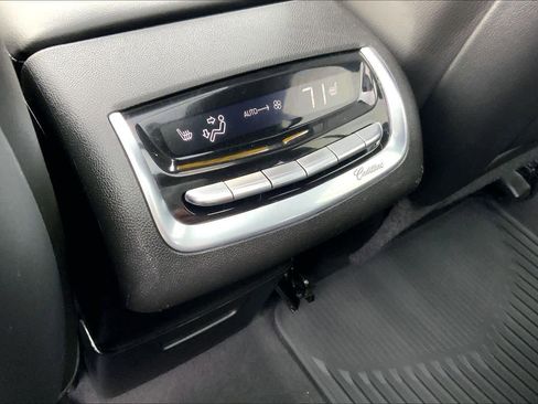 Used 2023 Cadillac XT6 Premium Luxury w/ Technology Package image 33