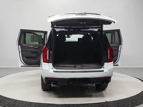 Used 2021 GMC Yukon XL Denali w/ Advanced Technology Package AWD/4WD image 15