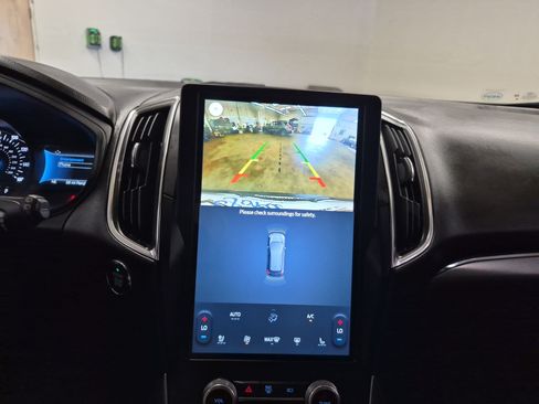 Used 2024 Ford Edge Titanium AWD/4WD image 36