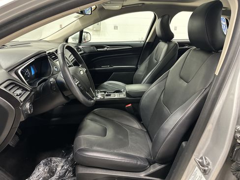 Used 2019 Ford Fusion Titanium image 16