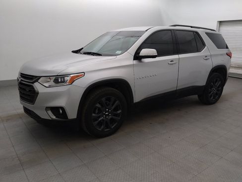 Used 2020 Chevrolet Traverse RS FWD image 2