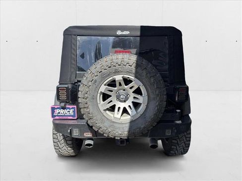 Used 2014 Jeep Wrangler Unlimited Rubicon image 5