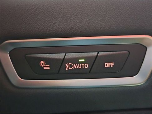 Used 2025 BMW X7 M60i image 36