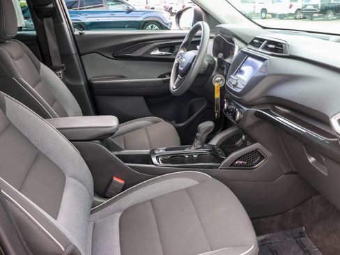 Used 2023 Chevrolet TrailBlazer LS FWD image 14