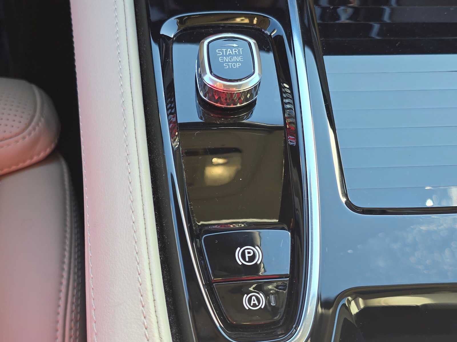 Certified 2024 Volvo S90 T8 Ultimate AWD/4WD image 32