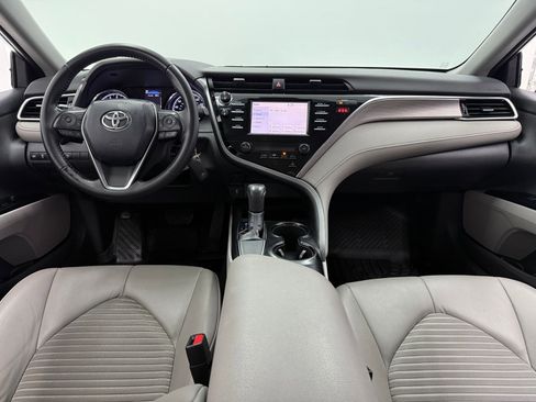 Used 2018 Toyota Camry SE w/ Accessory Appearance Package image 14