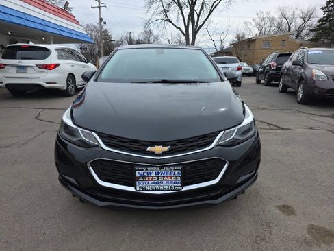 Used 2016 Chevrolet Cruze LT w/ Convenience Package image 4