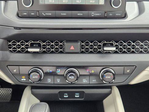 Certified 2025 Honda Accord SE image 18