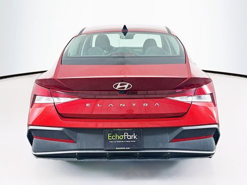 Used 2024 Hyundai Elantra SEL image 7
