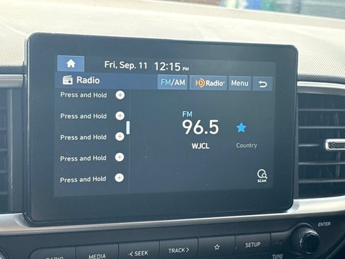 Used 2020 Hyundai Venue SEL FWD image 18