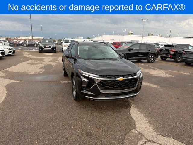 Used 2025 Chevrolet Trax LT FWD image 27