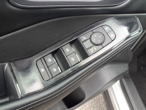 Used 2025 Nissan Rogue SV image 27