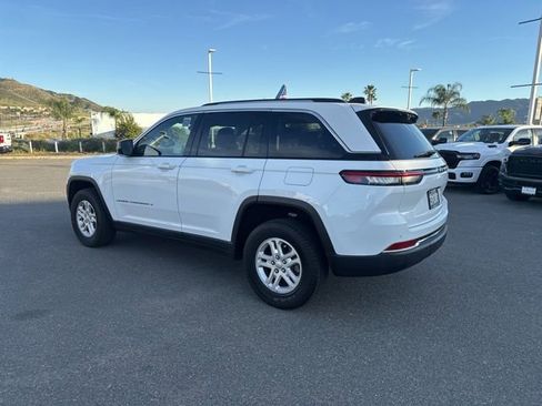 Used 2023 Jeep Grand Cherokee Laredo image 8