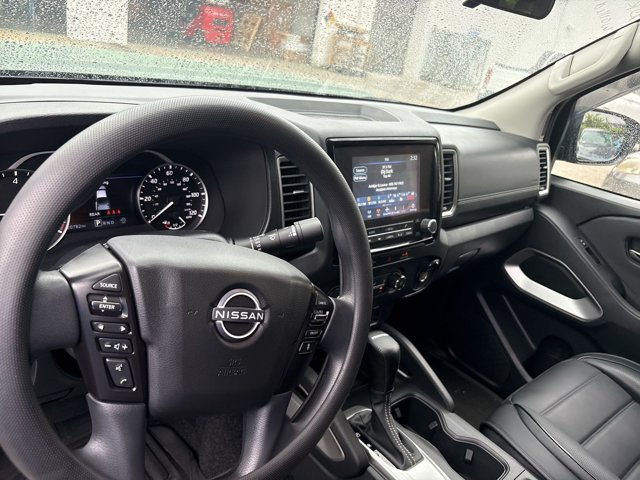 Used 2024 Nissan Frontier SV w/ Technology Package RWD image 9