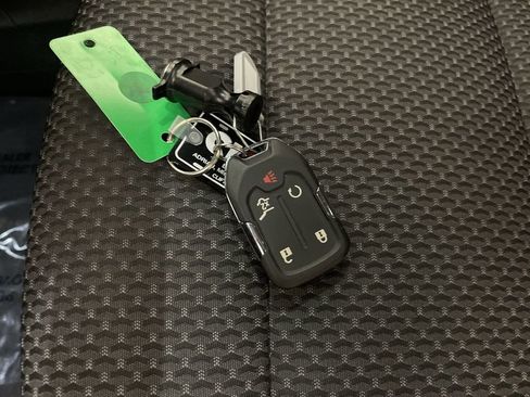 Used 2023 GMC Acadia SLE w/ Driver Convenience Package image 25