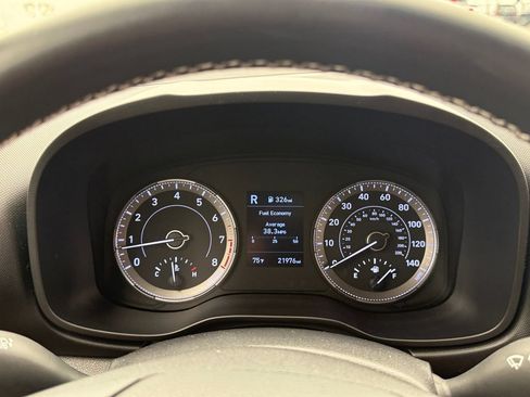 Used 2022 Hyundai Venue Limited FWD image 31