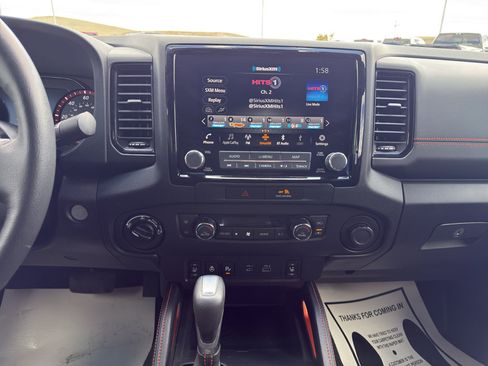 Used 2022 Nissan Frontier PRO-4X AWD/4WD image 17