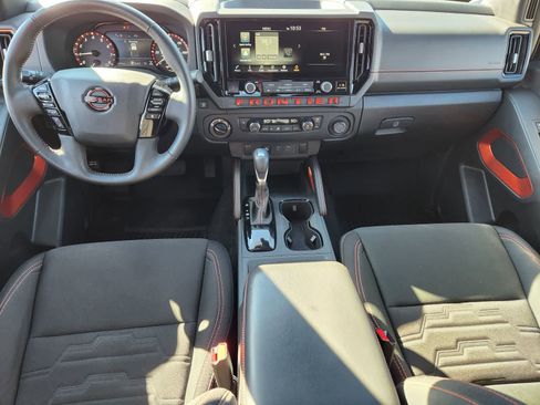 Used 2025 Nissan Frontier PRO-4X image 24