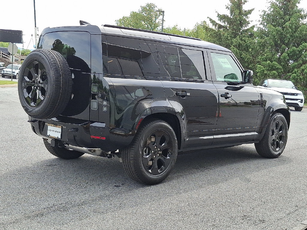 New 2026 Land Rover Defender 110 X-Dynamic SE AWD/4WD image 3