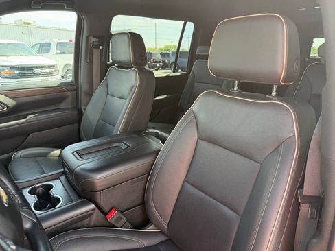 Used 2023 Chevrolet Suburban Premier AWD/4WD image 14