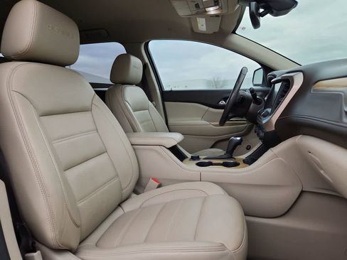 Used 2018 GMC Acadia Denali image 18