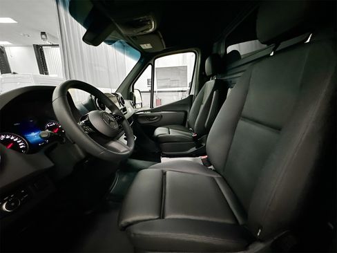 New 2025 Mercedes-Benz Sprinter 2500 image 21