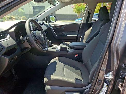 Used 2025 Toyota RAV4 LE AWD/4WD image 14