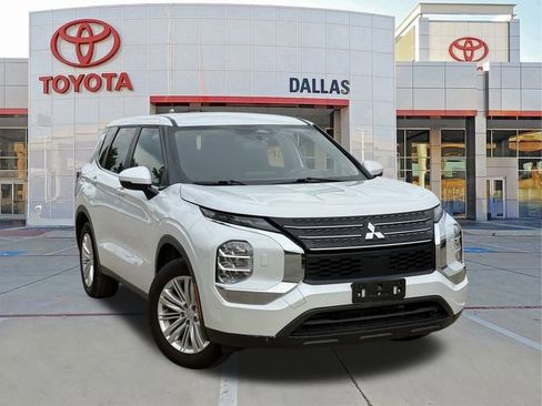 Used 2023 Mitsubishi Outlander ES AWD/4WD image 1