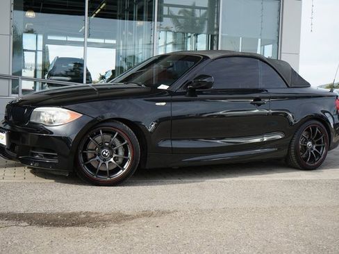 Used 2012 BMW 135i Convertible image 6