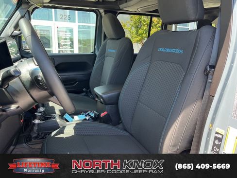 Used 2025 Jeep Wrangler Unlimited Rubicon 4xe w/ Safety Group AWD/4WD image 4