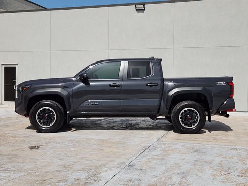 Used 2024 Toyota Tacoma TRD Off-Road AWD/4WD image 5