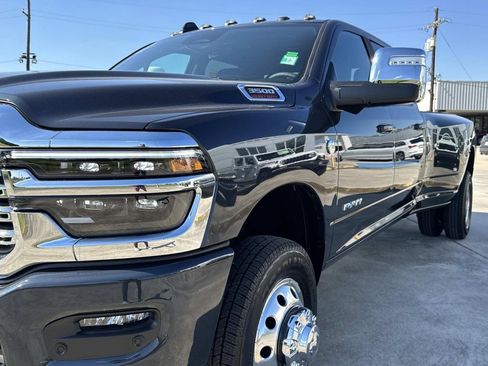 New 2026 RAM 3500 Laramie w/ Towing Technology Group AWD/4WD image 7