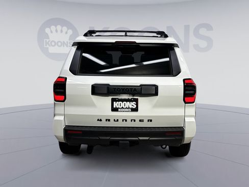 Used 2025 Toyota 4Runner SR5 image 11