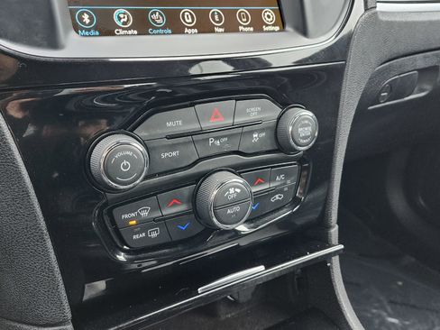 Used 2023 Chrysler 300 S image 34