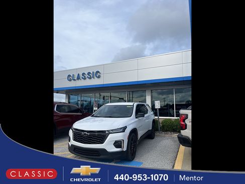 Used 2022 Chevrolet Traverse LS w/ LPO, Black Accent Package AWD/4WD image 1